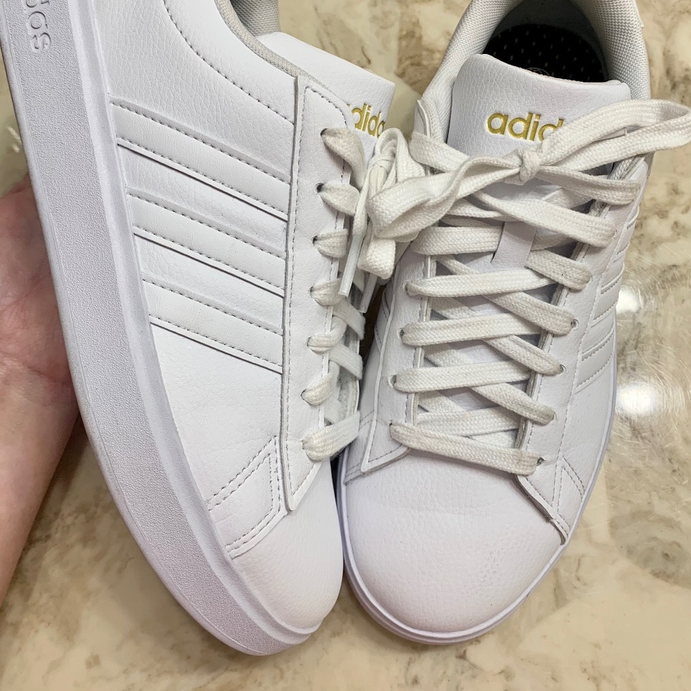 Adidas Grand Court 2.0 white sneaker women’s size 6.5